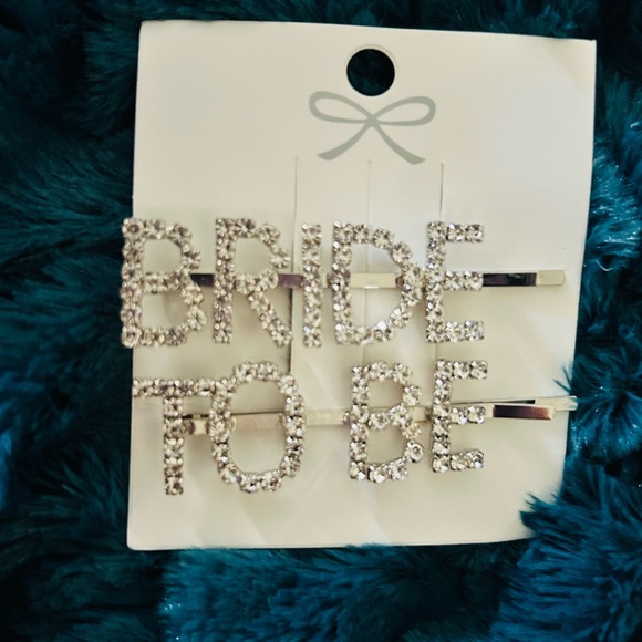 🍿🎥3DAYSALE🎬🥨BRIDE TO BE HAIR PINS - Picture 1 of 2